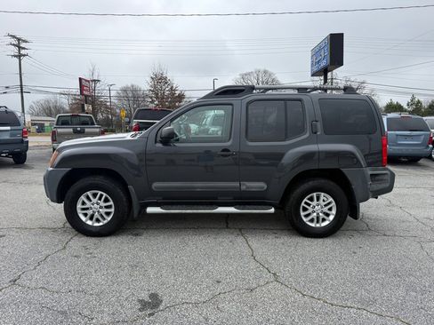 Used 2015 Nissan Xterra S w/ Value Package image 4