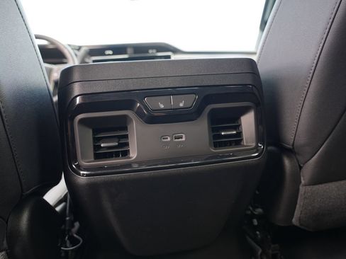 Used 2024 GMC Sierra 2500 AT4 w/ AT4 Premium Plus Package AWD/4WD image 27