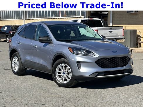 Used 2022 Ford Escape SE image 39