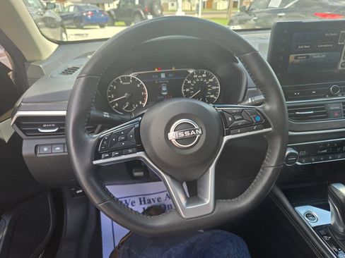 Used 2025 Nissan Altima 2.5 SL AWD/4WD image 10