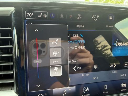 Used 2026 Chrysler Pacifica Select FWD image 28
