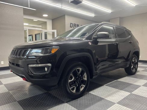 Used 2018 Jeep Compass Trailhawk w/ Leather Interior Group AWD/4WD image 2