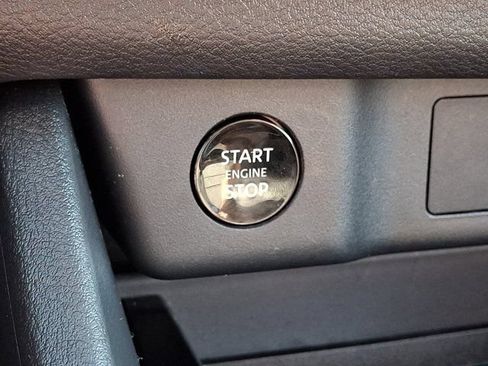 Used 2024 Nissan Rogue SV FWD image 27