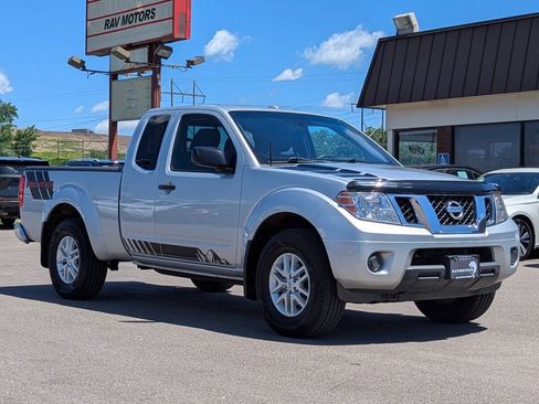 Used 2017 Nissan Frontier SV AWD/4WD image 5