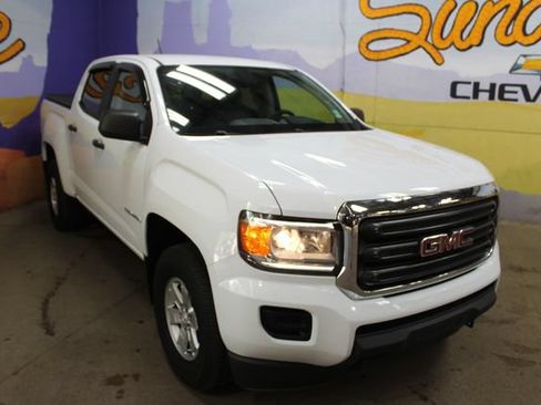 Used 2015 GMC Canyon 2WD Crew Cab w/ Convenience Package image 2