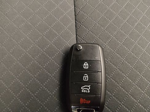 Used 2018 Kia Sorento LX image 32