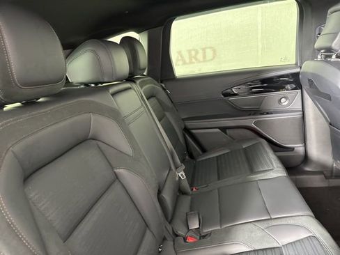 Certified 2025 Lincoln Nautilus Reserve w/ Jet Appearance Package image 18