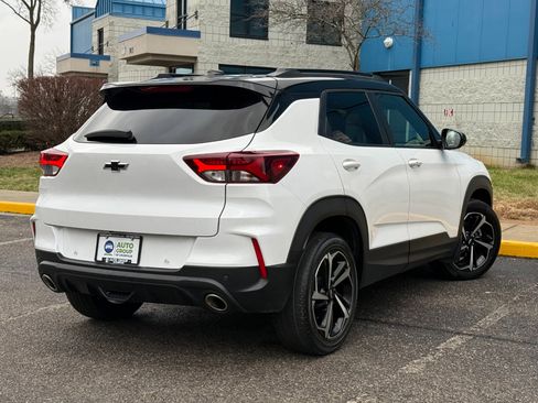 Used 2021 Chevrolet TrailBlazer RS w/ Sun and Liftgate Package image 5