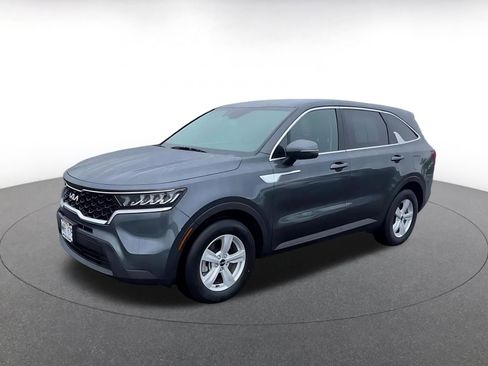 Used 2023 Kia Sorento LX image 8