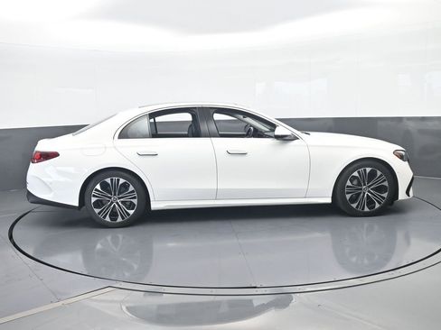 Used 2025 Mercedes-Benz E 350 Sedan image 7