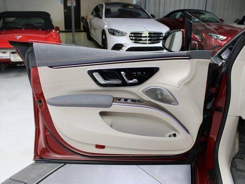 Used 2022 Mercedes-Benz EQS 450+ Sedan image 38