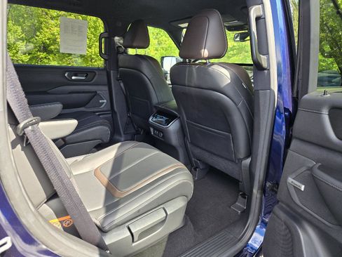 Used 2025 Nissan Armada SL w/ Captain's Chari Seat Package AWD/4WD image 28