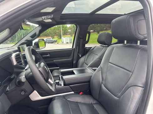 Used 2025 Toyota Tundra Platinum AWD/4WD image 21