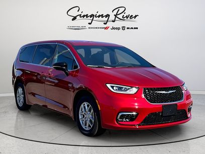 New 2026 Chrysler Pacifica Select