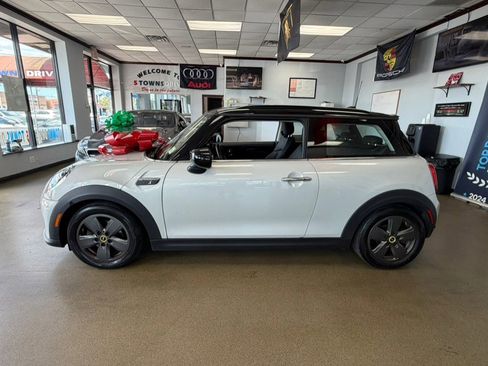 Used 2023 MINI Cooper SE FWD image 11