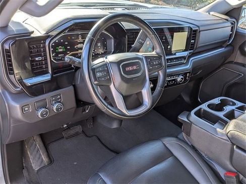 Used 2024 GMC Sierra 1500 SLT image 17