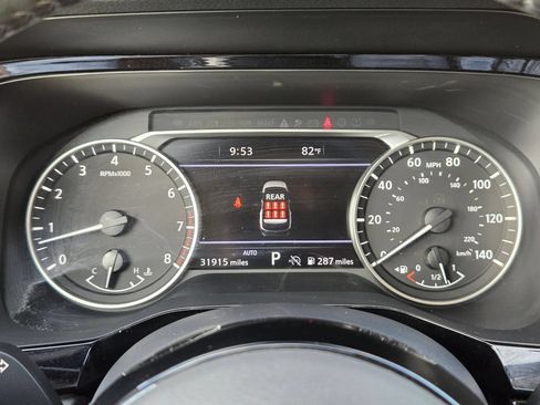 Used 2025 Nissan Pathfinder SL AWD/4WD image 23