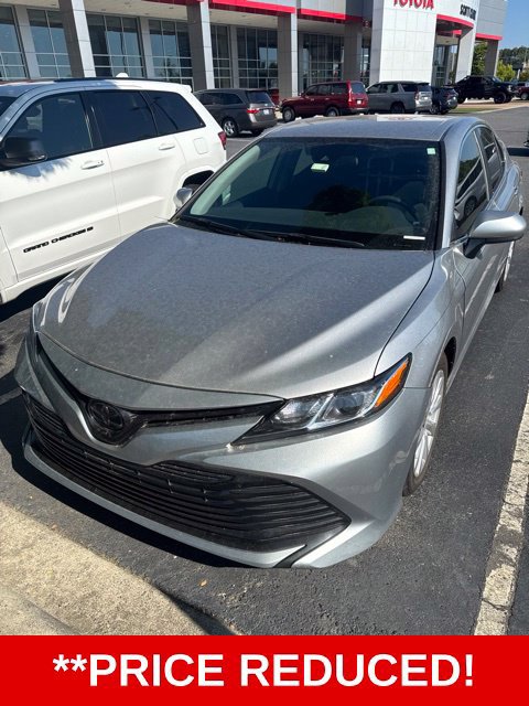 Used 2020 Toyota Camry LE FWD image 2