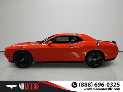 Used 2023 Dodge Challenger SXT RWD image 2