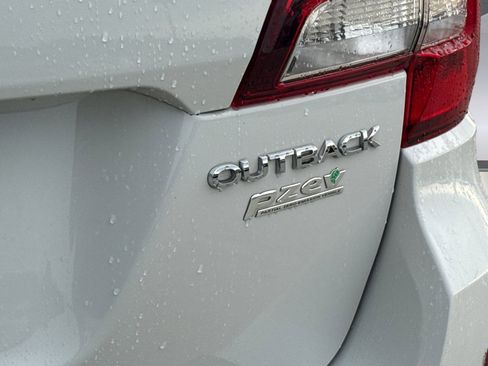 Used 2016 Subaru Outback 2.5i Premium image 12