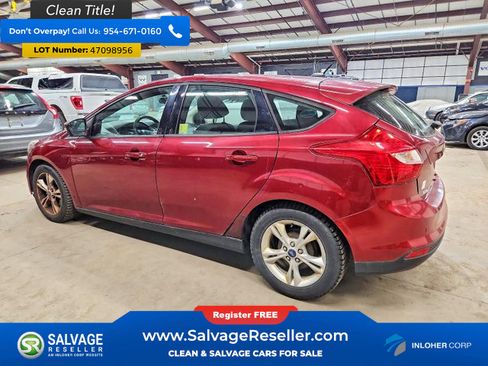 Used 2013 Ford Focus SE w/ SE Winter Pkg image 3