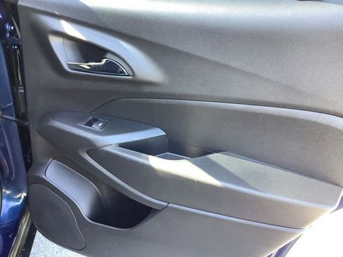 Used 2024 Chevrolet Trax LT w/ Driver Confidence Package FWD image 23