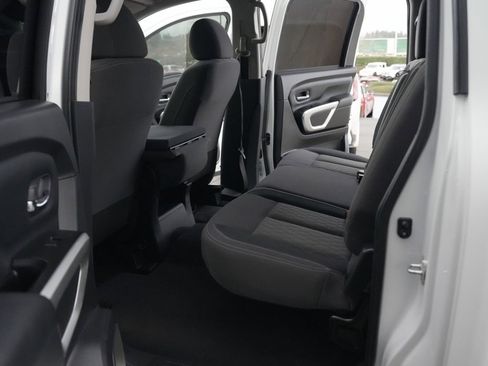 Used 2023 Nissan Titan SV image 10