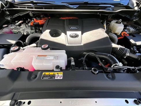 Used 2025 Toyota Sequoia SR5 image 10