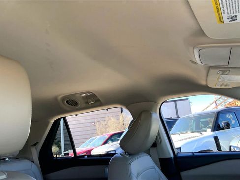 Used 2021 Ford Explorer Limited image 12