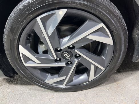 Used 2025 Hyundai Elantra SEL image 39