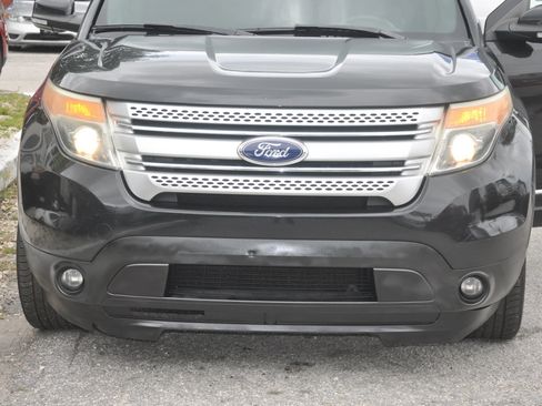 Used 2014 Ford Explorer XLT AWD/4WD image 15