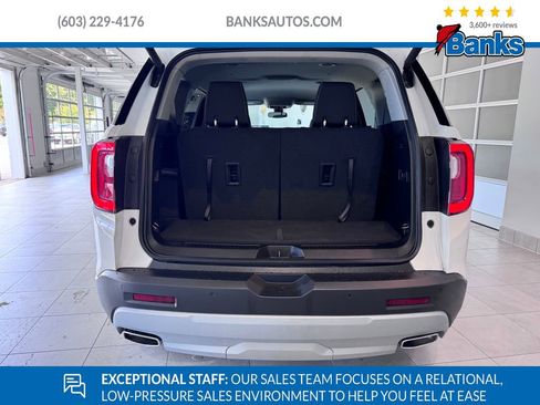 Certified 2023 GMC Acadia SLE w/ Driver Convenience Package image 7