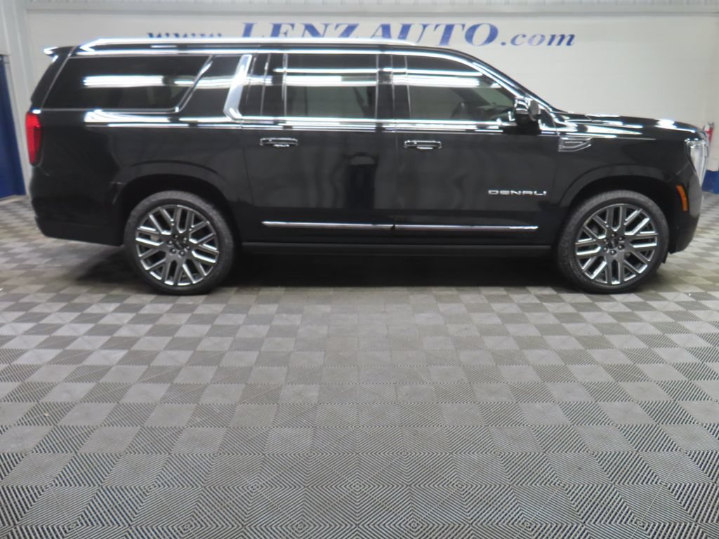 Used 2025 GMC Yukon XL Denali Ultimate AWD/4WD image 2