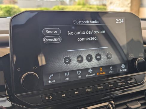 Used 2024 Nissan Pathfinder Platinum w/ Cargo Package image 30