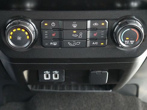 Used 2020 Ford F150 XLT w/ Equipment Group 302A Luxury AWD/4WD image 25