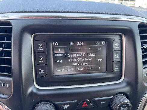 Used 2017 Jeep Grand Cherokee Laredo w/ Quick Order Package 23E AWD/4WD image 29