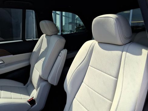 New 2026 Mercedes-Benz GLS 450 4MATIC image 26