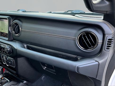 Used 2021 Jeep Wrangler Unlimited Sahara AWD/4WD image 26