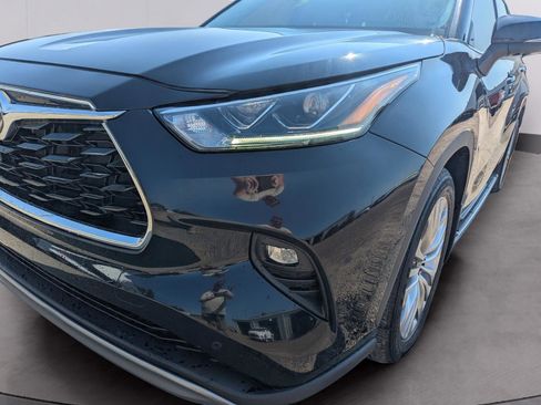 Used 2024 Toyota Highlander Platinum image 5