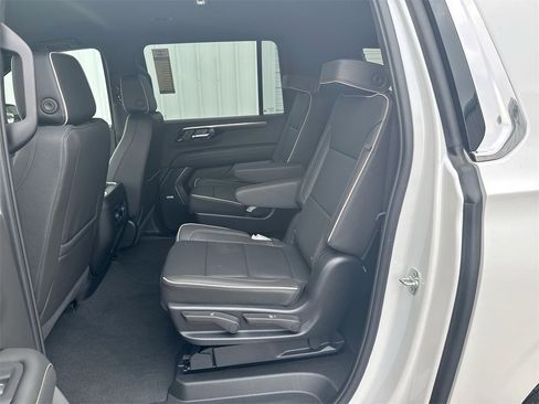 New 2025 Chevrolet Suburban Premier image 29