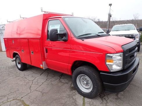 New 2026 Ford E-350 and Econoline 350 Super Duty w/ Interior Upgrade Package RWD image 10