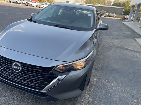 Used 2024 Nissan Sentra SV image 4