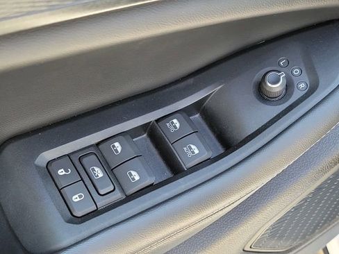 Used 2023 Jeep Grand Cherokee Laredo AWD/4WD image 19
