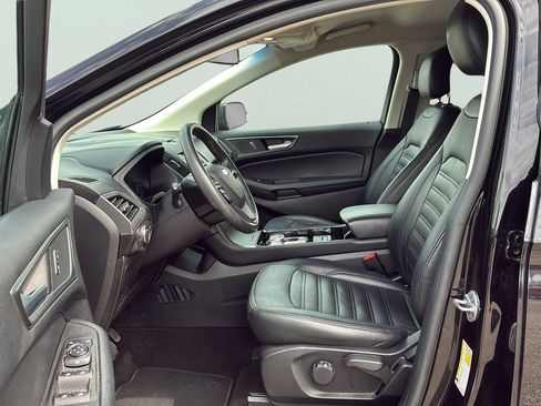 Used 2019 Ford Edge SE FWD image 34