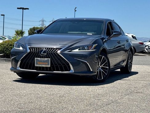 Used 2025 Lexus ES 350 w/ Premium Package FWD image 2