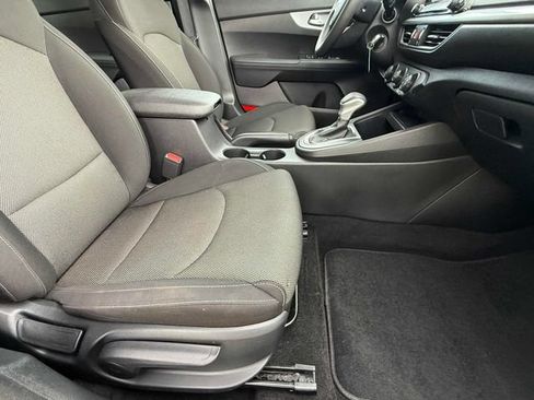 Used 2024 Kia Forte LXS FWD image 16
