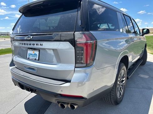 Certified 2025 Chevrolet Suburban Z71 AWD/4WD image 32