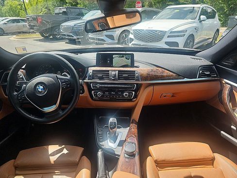 Used 2018 BMW 330i Gran Turismo xDrive AWD/4WD image 32