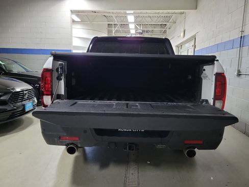 Used 2023 Honda Ridgeline Black Edition image 9