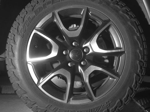 Used 2025 Jeep Compass Trailhawk image 15